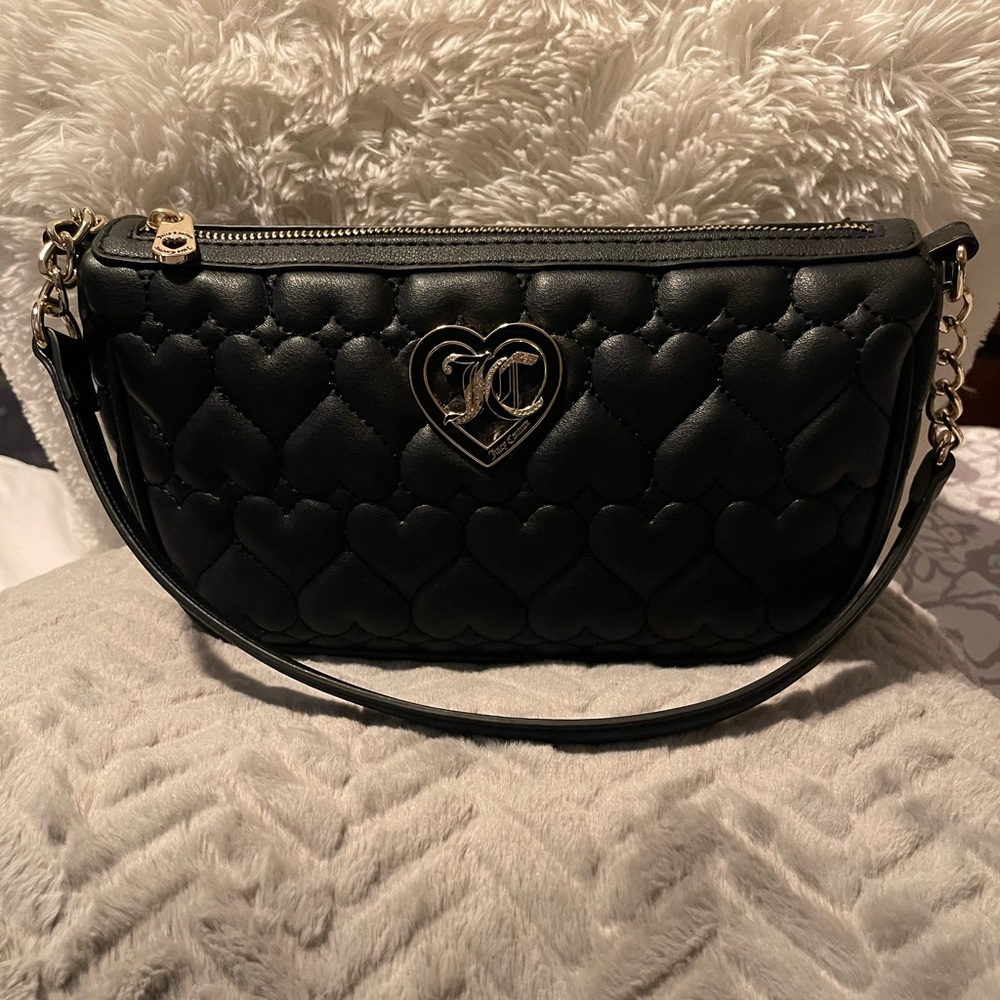 Black shoulder bag!